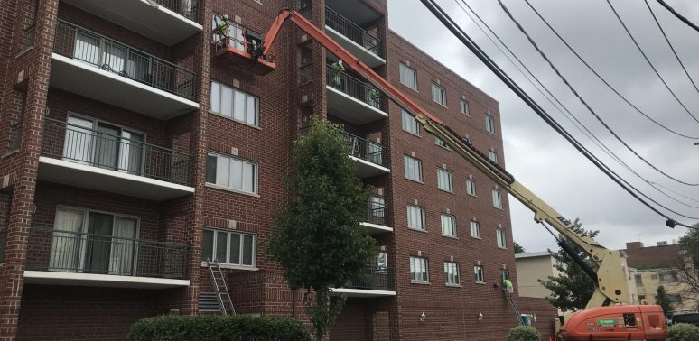 hoa building painting des plaines