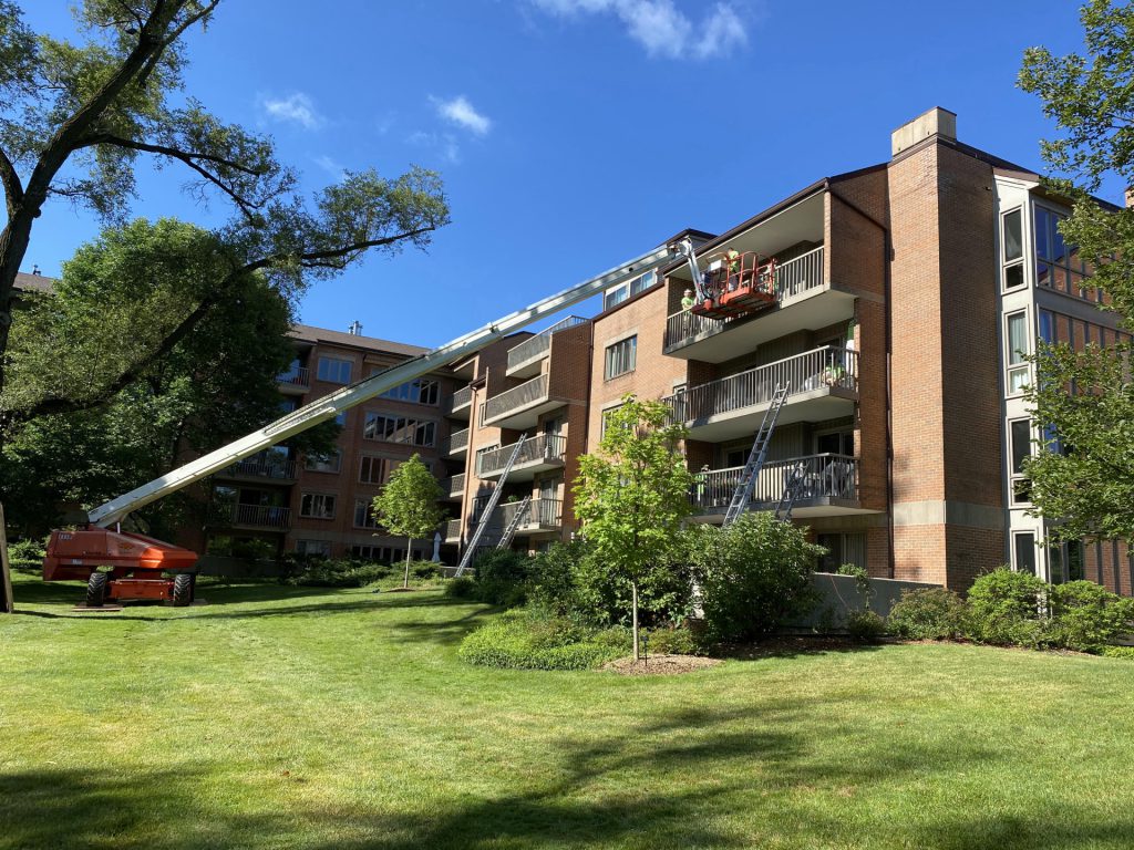 hoa building painting park ridge