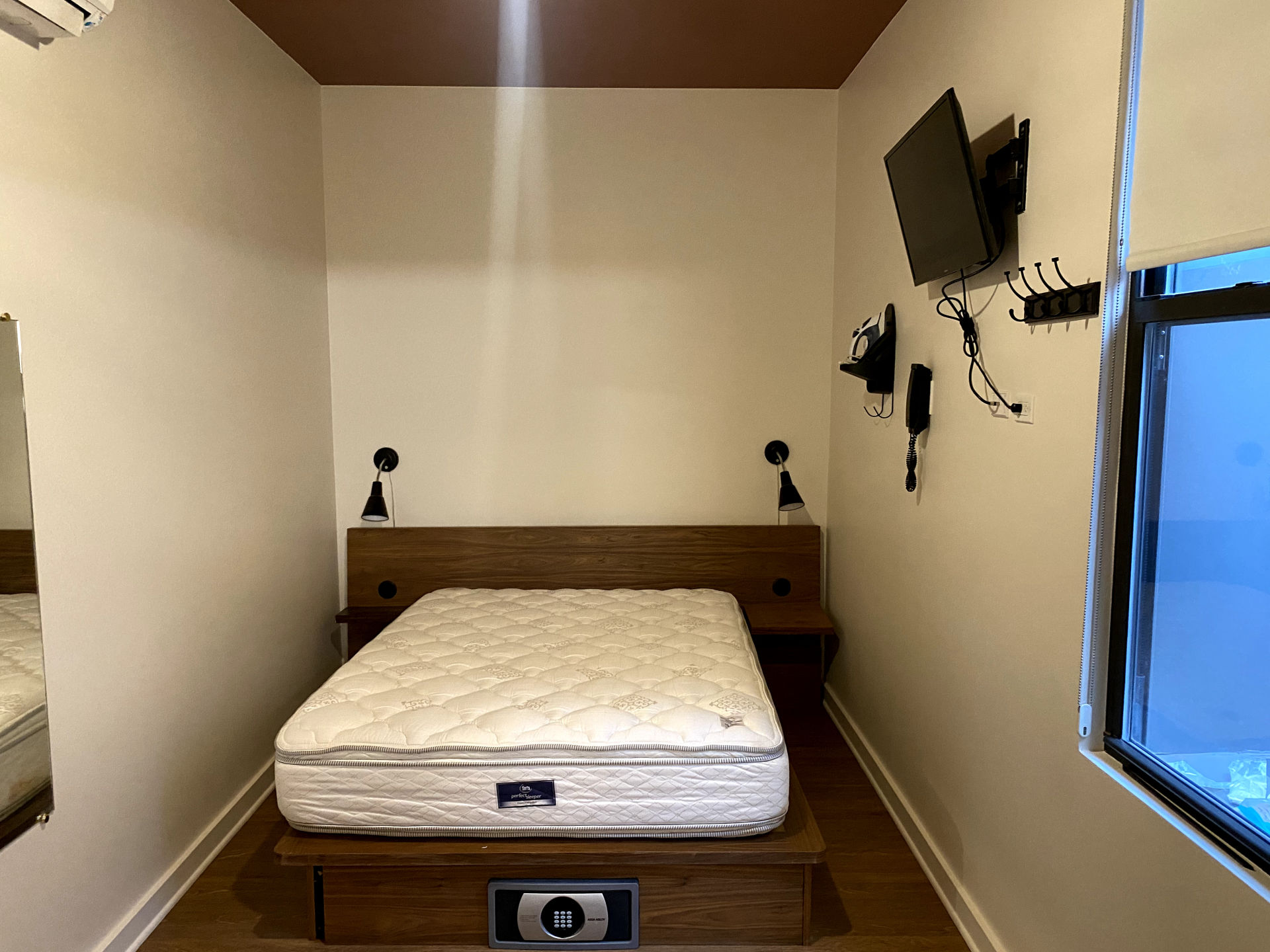 hotel interior painting chicago