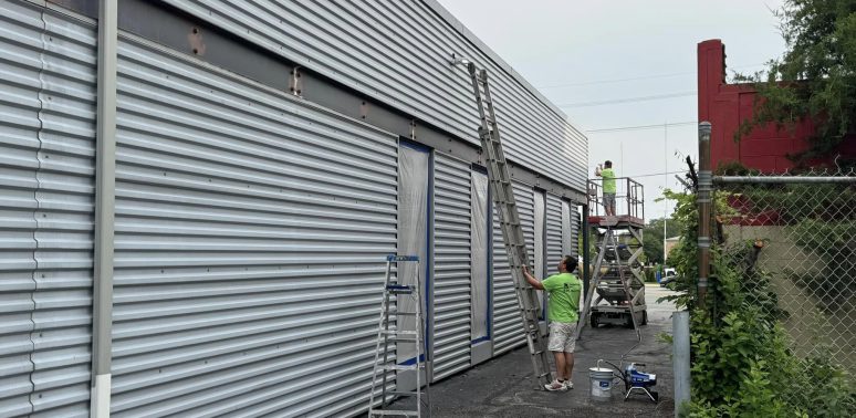 siding painting on-site